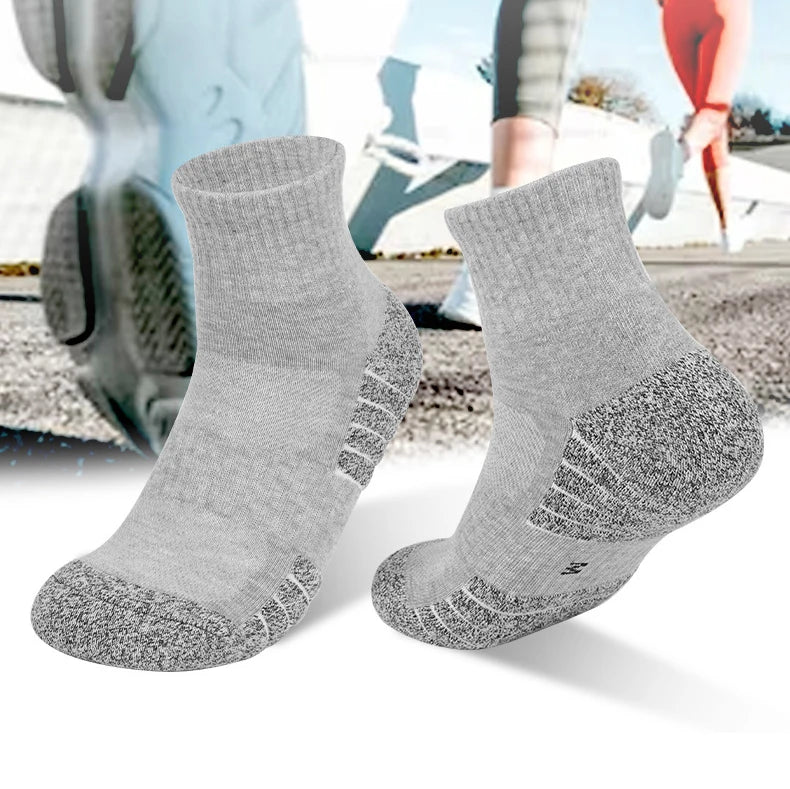 CHIROM SUPPLY 6 pairs Men's Outdoor Sports Thickened Bottomed Sweat-absorbing Short Tube Running Socks.